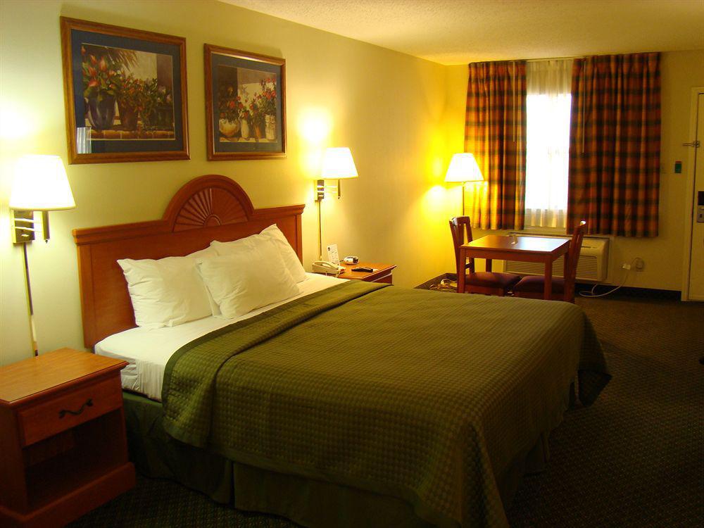 Quality Inn & Suites Garland - East Dallas Bilik gambar